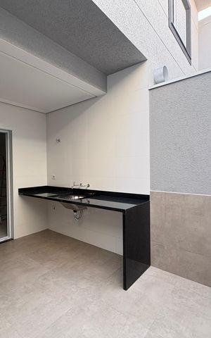 Casa à venda com 150m², 3 quartos e 2 vagas Casa à venda com 150m², 3 quartos e 2 vagasÁrea de Serviço/ Churrasqueira