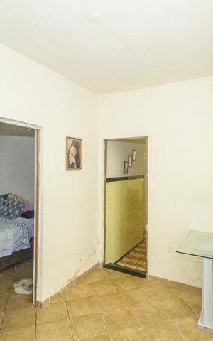 Casa à venda com 140m², 2 quartos e 3 vagas Casa à venda com 140m², 2 quartos e 3 vagasSala