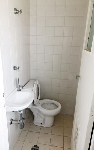 Apartamento para alugar com 90m², 3 quartos e 2 vagas Apartamento para alugar com 90m², 3 quartos e 2 vagasBanheiro de serviço