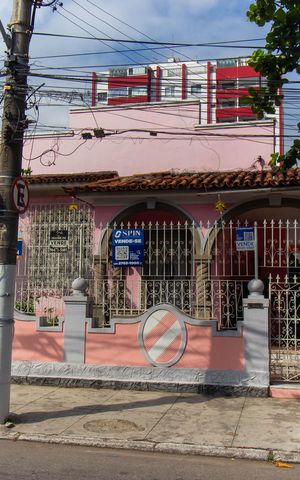 Casa à venda com 288m², 3 quartos e 3 vagas