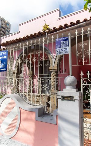Casa à venda com 288m², 3 quartos e 3 vagas