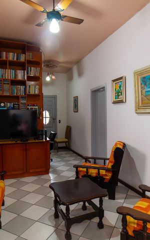 Casa à venda com 288m², 3 quartos e 3 vagas