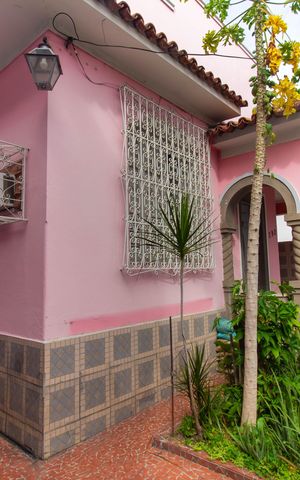 Casa à venda com 288m², 3 quartos e 3 vagas