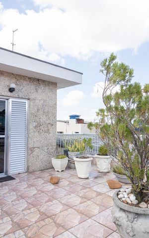 Casa à venda com 125m², 2 quartos e 2 vagas Casa à venda com 125m², 2 quartos e 2 vagasVaranda