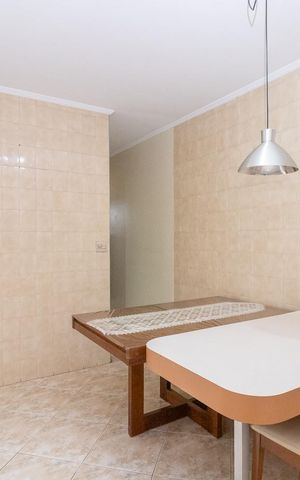 Casa à venda com 125m², 2 quartos e 2 vagas Casa à venda com 125m², 2 quartos e 2 vagasCozinha