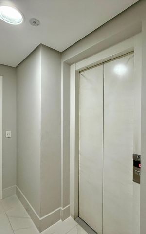 Apartamento à venda com 130m², 3 quartos e 2 vagas Apartamento à venda com 130m², 3 quartos e 2 vagasHall Social Apartamento