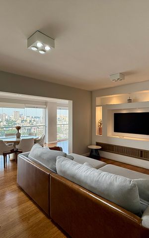 Apartamento à venda com 130m², 3 quartos e 2 vagas Apartamento à venda com 130m², 3 quartos e 2 vagasSala