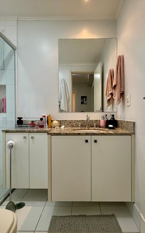 Apartamento à venda com 130m², 3 quartos e 2 vagas Apartamento à venda com 130m², 3 quartos e 2 vagasBanheiro Suíte