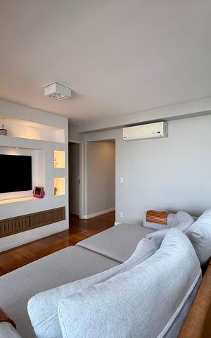 Apartamento à venda com 130m², 3 quartos e 2 vagas Apartamento à venda com 130m², 3 quartos e 2 vagasSala