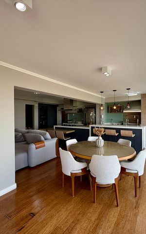Apartamento à venda com 130m², 3 quartos e 2 vagas Apartamento à venda com 130m², 3 quartos e 2 vagasVaranda