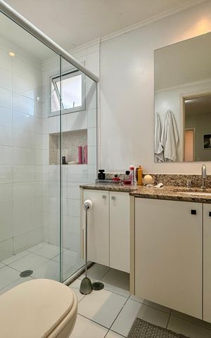 Apartamento à venda com 130m², 3 quartos e 2 vagas Apartamento à venda com 130m², 3 quartos e 2 vagasBanheiro Suíte