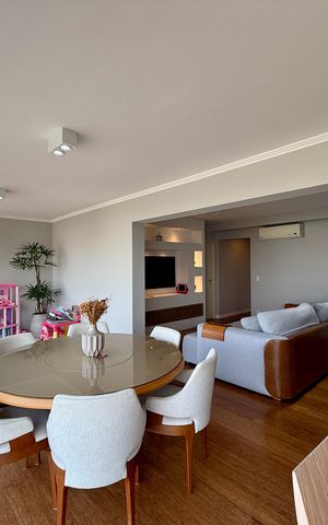 Apartamento à venda com 130m², 3 quartos e 2 vagas Apartamento à venda com 130m², 3 quartos e 2 vagasVaranda
