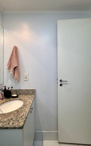 Apartamento à venda com 130m², 3 quartos e 2 vagas Apartamento à venda com 130m², 3 quartos e 2 vagasBanheiro Suíte