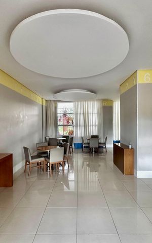Apartamento à venda com 130m², 3 quartos e 2 vagas Apartamento à venda com 130m², 3 quartos e 2 vagasSalão de Festas