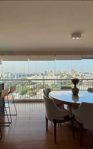 Apartamento à venda com 130m², 3 quartos e 2 vagas Apartamento à venda com 130m², 3 quartos e 2 vagasVaranda