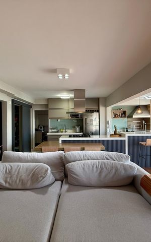 Apartamento à venda com 130m², 3 quartos e 2 vagas Apartamento à venda com 130m², 3 quartos e 2 vagasSala