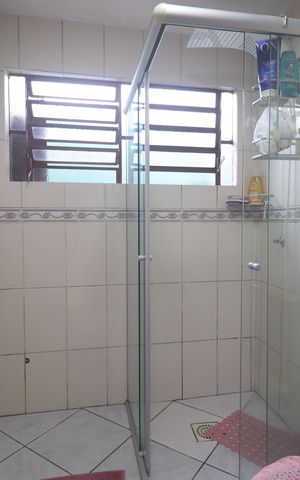Casa à venda com 200m², 4 quartos e 3 vagasBanheiro da Suíte