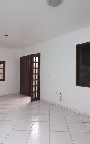 Casa à venda com 200m², 4 quartos e 3 vagassala dos fundos
