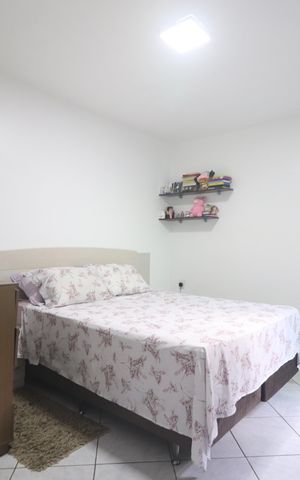 Casa à venda com 200m², 4 quartos e 3 vagasSuíte