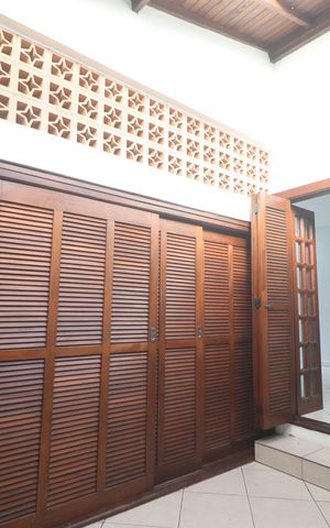 Casa à venda com 200m², 4 quartos e 3 vagasarea dos fundos