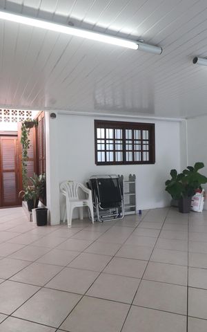 Casa à venda com 200m², 4 quartos e 3 vagasGaragem