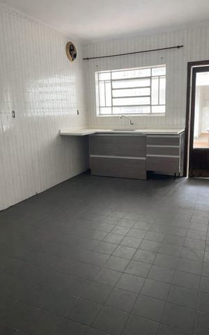 Casa à venda com 125m², 3 quartos e 2 vagas Casa à venda com 125m², 3 quartos e 2 vagasCozinha