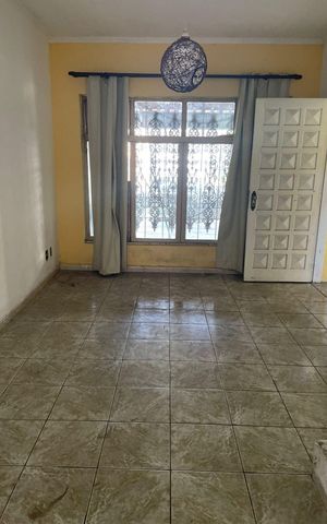 Casa à venda com 125m², 3 quartos e 2 vagas Casa à venda com 125m², 3 quartos e 2 vagasSala