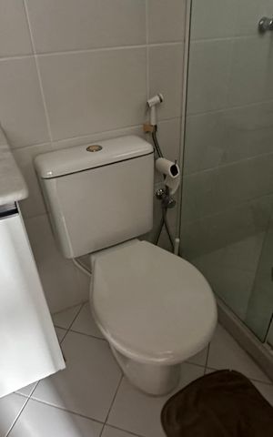 Apartamento para alugar com 203m², 2 quartos e 2 vagas Apartamento para alugar com 203m², 2 quartos e 2 vagasBanheiro de serviço