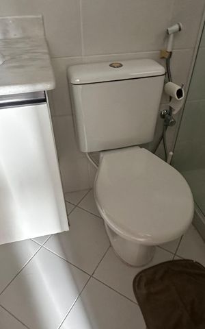 Apartamento para alugar com 203m², 2 quartos e 2 vagas Apartamento para alugar com 203m², 2 quartos e 2 vagasBanheiro de serviço
