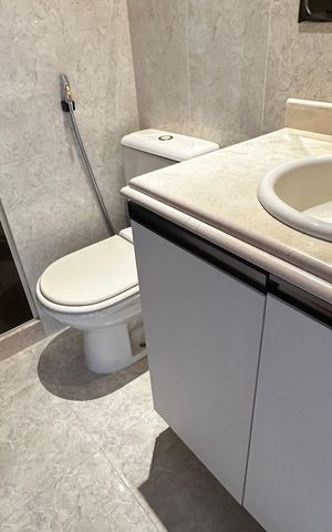 Apartamento para alugar com 203m², 2 quartos e 2 vagas Apartamento para alugar com 203m², 2 quartos e 2 vagasBanheiro s