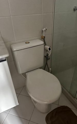 Apartamento para alugar com 203m², 2 quartos e 2 vagas Apartamento para alugar com 203m², 2 quartos e 2 vagasBanheiro de serviço