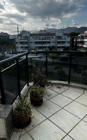 Apartamento para alugar com 203m², 2 quartos e 2 vagas Apartamento para alugar com 203m², 2 quartos e 2 vagasVaranda