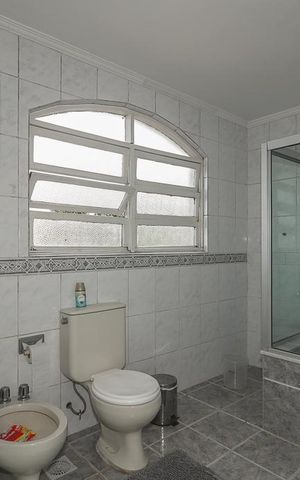 Casa à venda com 300m², 5 quartos e 3 vagasBanheiro da Suíte