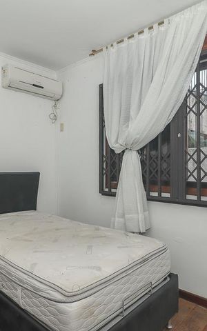 Casa à venda com 300m², 5 quartos e 3 vagasQuarto 4