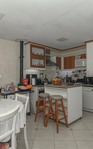 Casa à venda com 300m², 5 quartos e 3 vagasCozinha