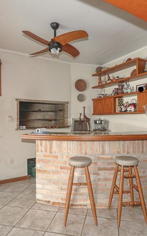 Casa à venda com 300m², 5 quartos e 3 vagasSala