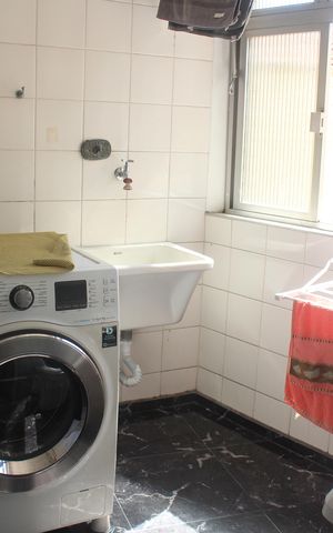 Apartamento à venda com 105m², 2 quartos e 1 vagaÁrea de Serviço
