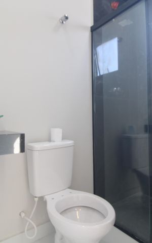 Casa à venda com 110m², 2 quartos e 1 vagaBanheiro da suíte