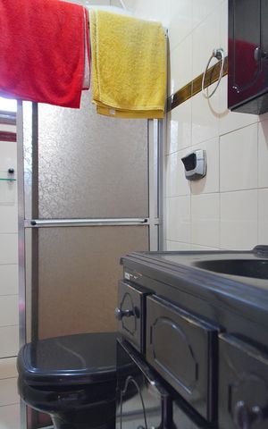 Casa à venda com 300m², 4 quartos e 2 vagasBanheiro Corredor 2