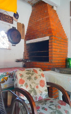 Casa à venda com 300m², 4 quartos e 2 vagasChurrasqueira