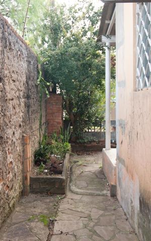Casa à venda com 130m², 2 quartos e 1 vaga Casa à venda com 130m², 2 quartos e 1 vagaCorredor