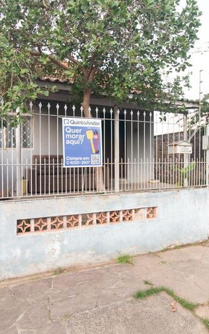 Casa à venda com 130m², 2 quartos e 1 vaga Casa à venda com 130m², 2 quartos e 1 vagaFachada