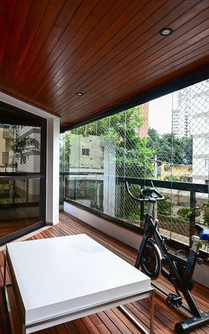 Apartamento à venda com 246m², 4 quartos e 4 vagasVaranda