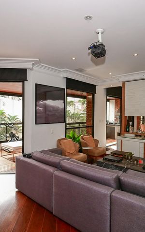 Apartamento à venda com 246m², 4 quartos e 4 vagasSala