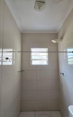 Casa à venda com 135m², 4 quartos e 2 vagas Casa à venda com 135m², 4 quartos e 2 vagasCasa 02/ Banheiro da Suíte