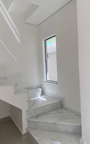 Casa de condomínio à venda com 70m², 2 quartos e 2 vagas Casa de condomínio à venda com 70m², 2 quartos e 2 vagasSala