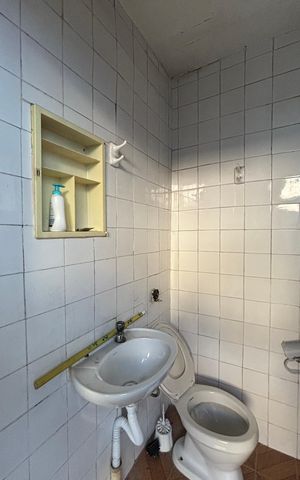 Casa para alugar com 260m², 3 quartos e 3 vagas Casa para alugar com 260m², 3 quartos e 3 vagasQuintal - Banheiro