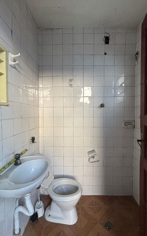 Casa para alugar com 260m², 3 quartos e 3 vagas Casa para alugar com 260m², 3 quartos e 3 vagasQuintal - Banheiro