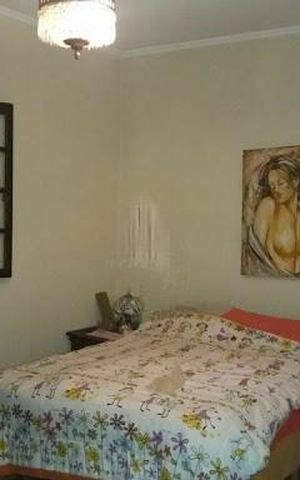 Casa à venda com 198m², 2 quartos e 1 vaga