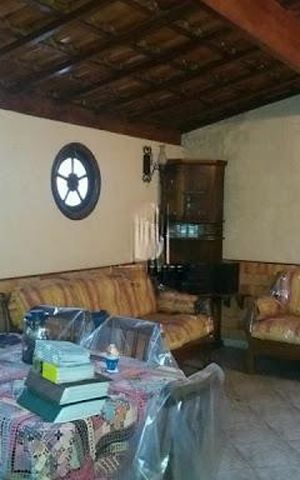 Casa à venda com 198m², 2 quartos e 1 vaga